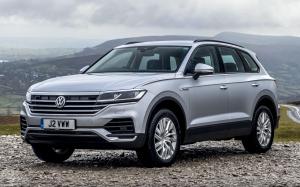 Volkswagen Touareg SE 2019 года (UK)